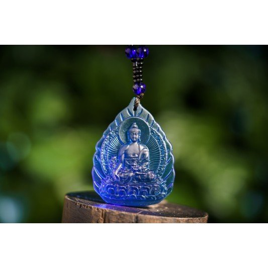 蓝琉璃药师佛吊坠 Blue Glazed Medicine Buddha Pendant 蓝琉璃药师佛吊坠 Blue Glazed Medicine Buddha Pendant