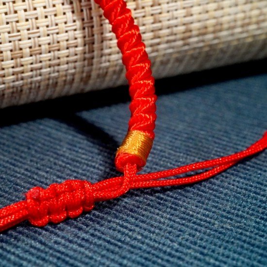 开运红绳 Lucky Red Rope 开运红绳 Lucky Red Rope