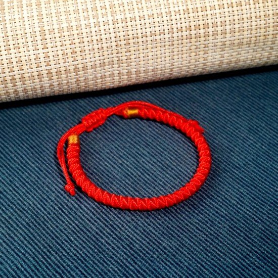 开运红绳 Lucky Red Rope 开运红绳 Lucky Red Rope